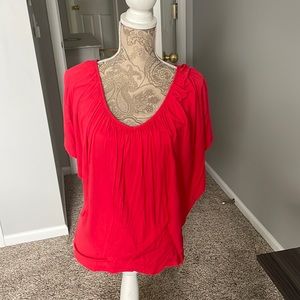 Red Sweet Pea Short Sleeve Medium Top